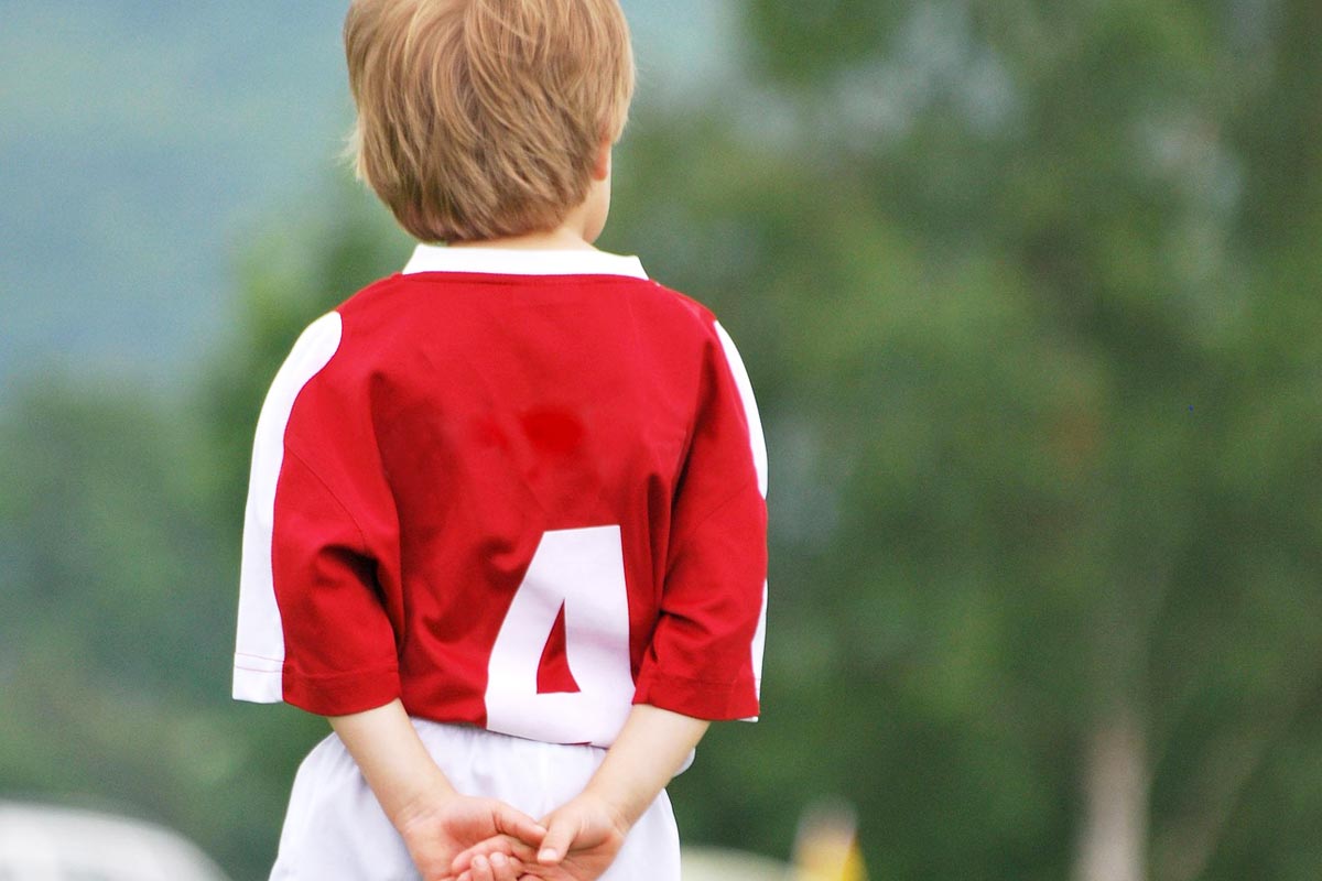 Kind im Fussballtrikot